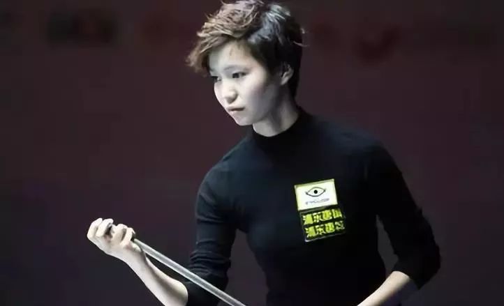  电竞女选手破纪录，巾帼不让须眉男