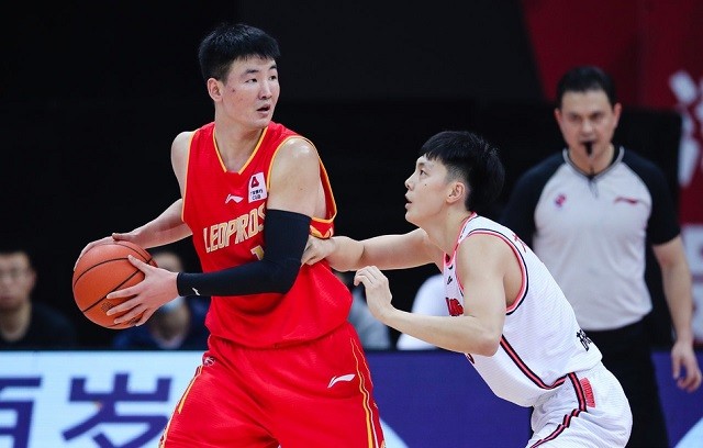  王哲林双二十加冕福建擒下南京同曦