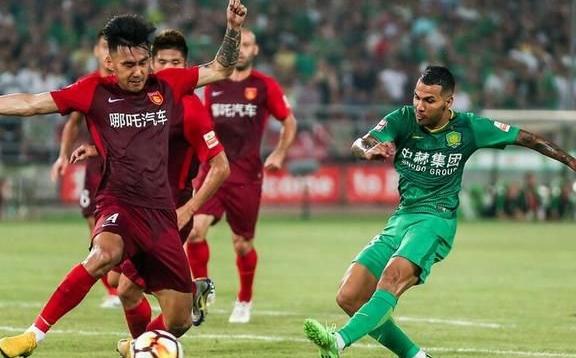  曼城客场大胜锁定半程冠军，展现统治力  