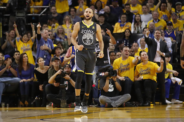  勇士末节发力客场轻取独行侠