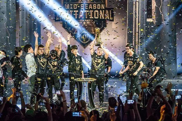  电竞战术革新浪潮席卷职业赛场格局  