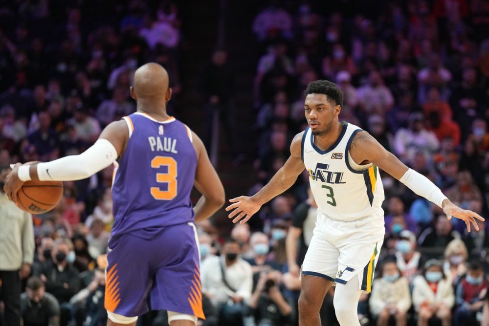  布克末节独得15分，太阳逆转战胜爵士队