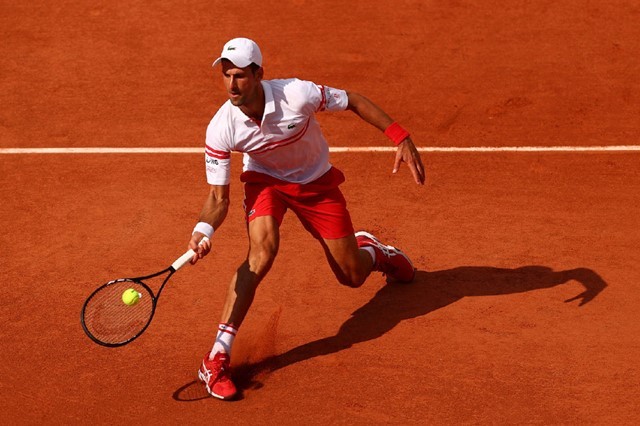  德约科维奇直落三盘横扫对手强势夺冠